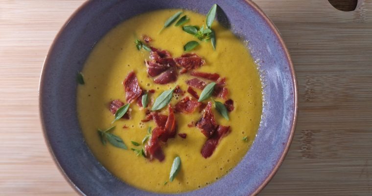 🥣 Gaspacho de melon au basilic & chips de jambon croustillantes