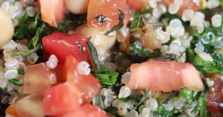 🌿 Taboulé au quinoa, pois chiches et herbes fraîches