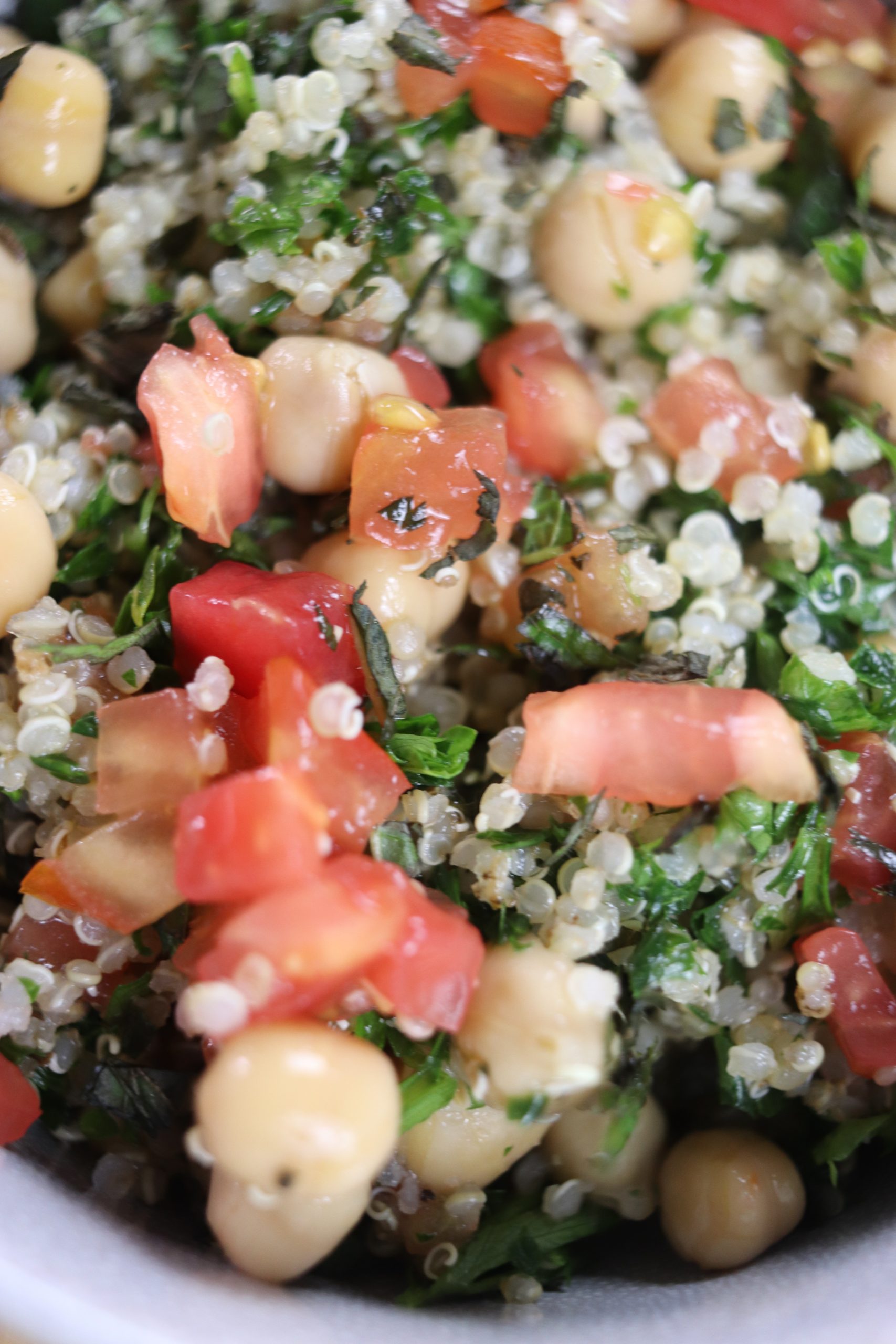 🌿 Taboulé au quinoa, pois chiches et herbes fraîches
